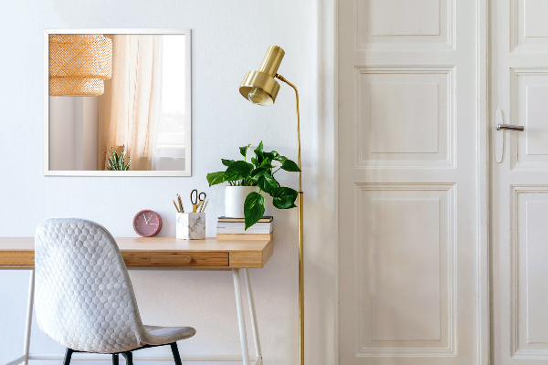 Halspiegel in een wit frame 50x50 cm